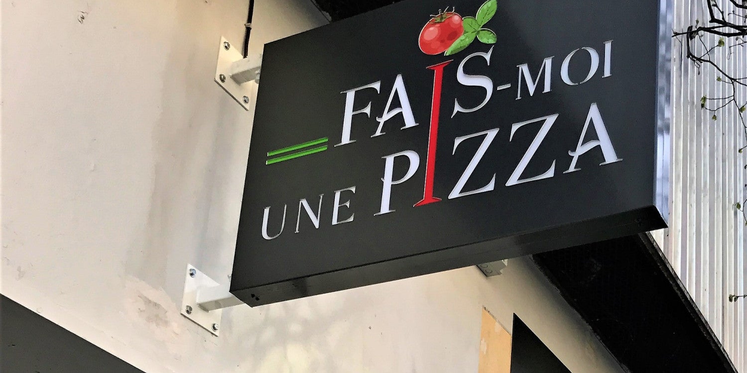 Enseigne Drapeau lumineux