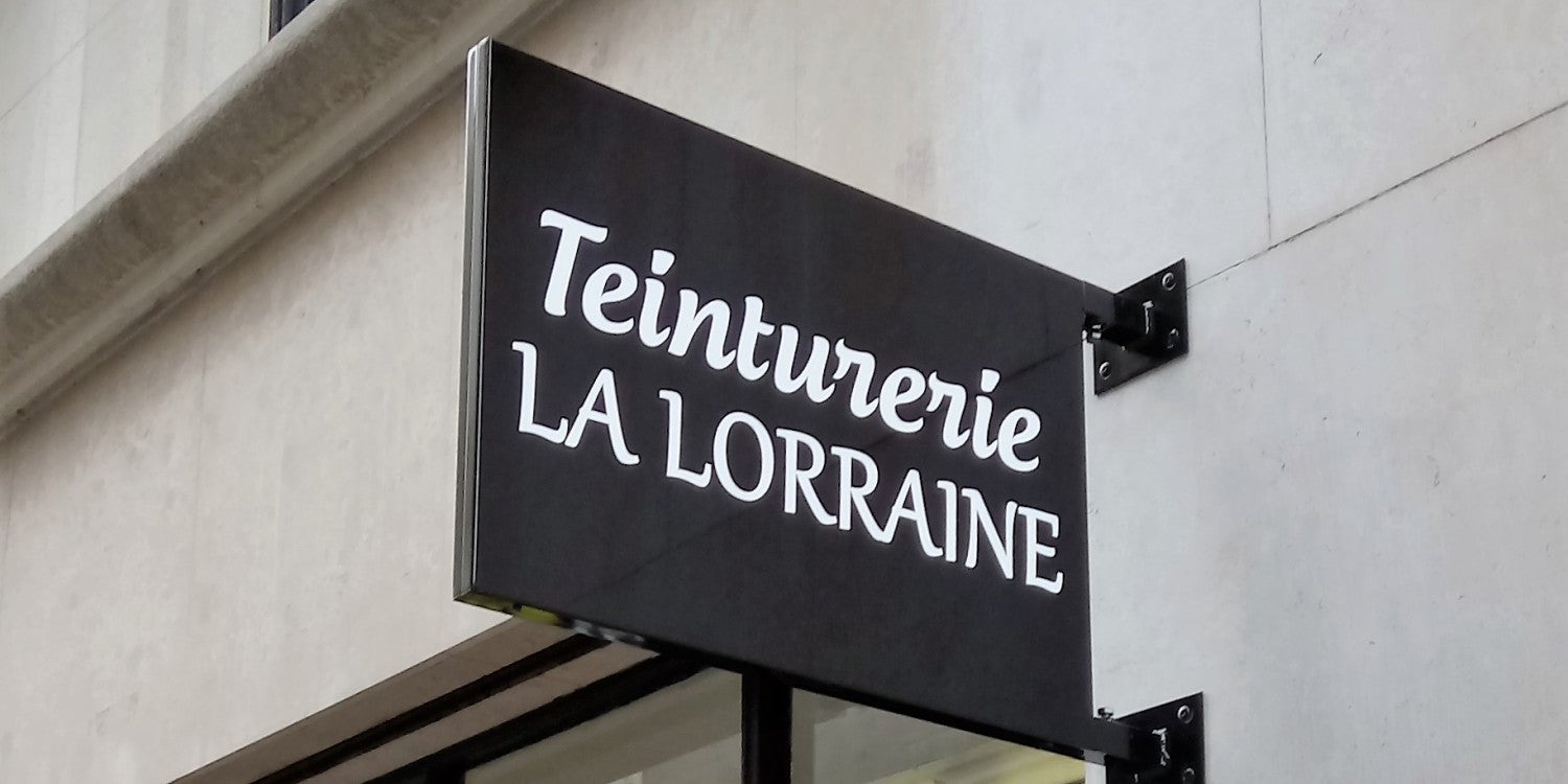 Enseigne Drapeau lumineux
