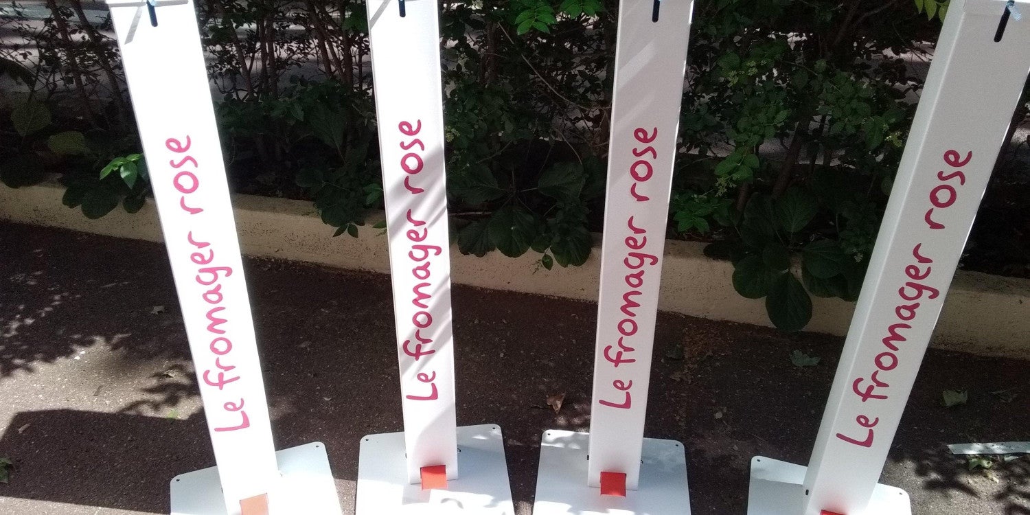 Colonne distributrice de gel hydroalcoolique
