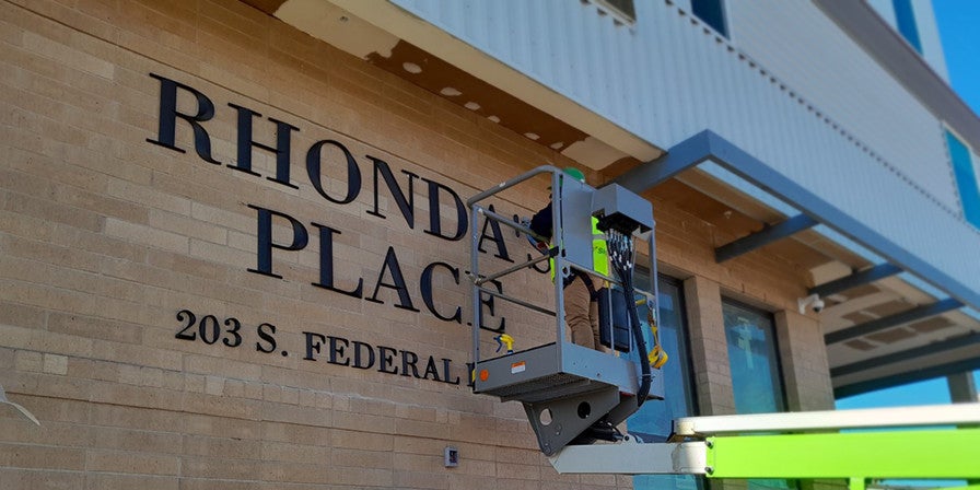 Building & Commercial Signs