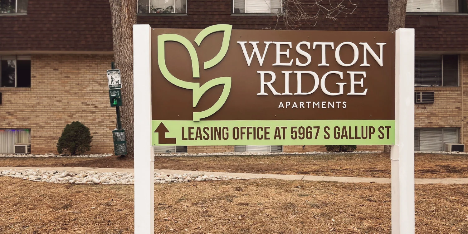 Freestanding & Standalone Signs