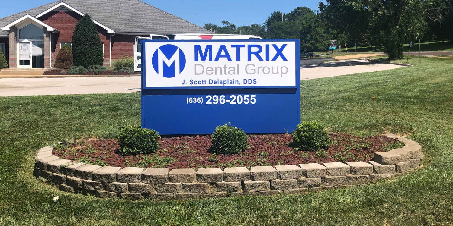 Custom Outdoor Signs for Business