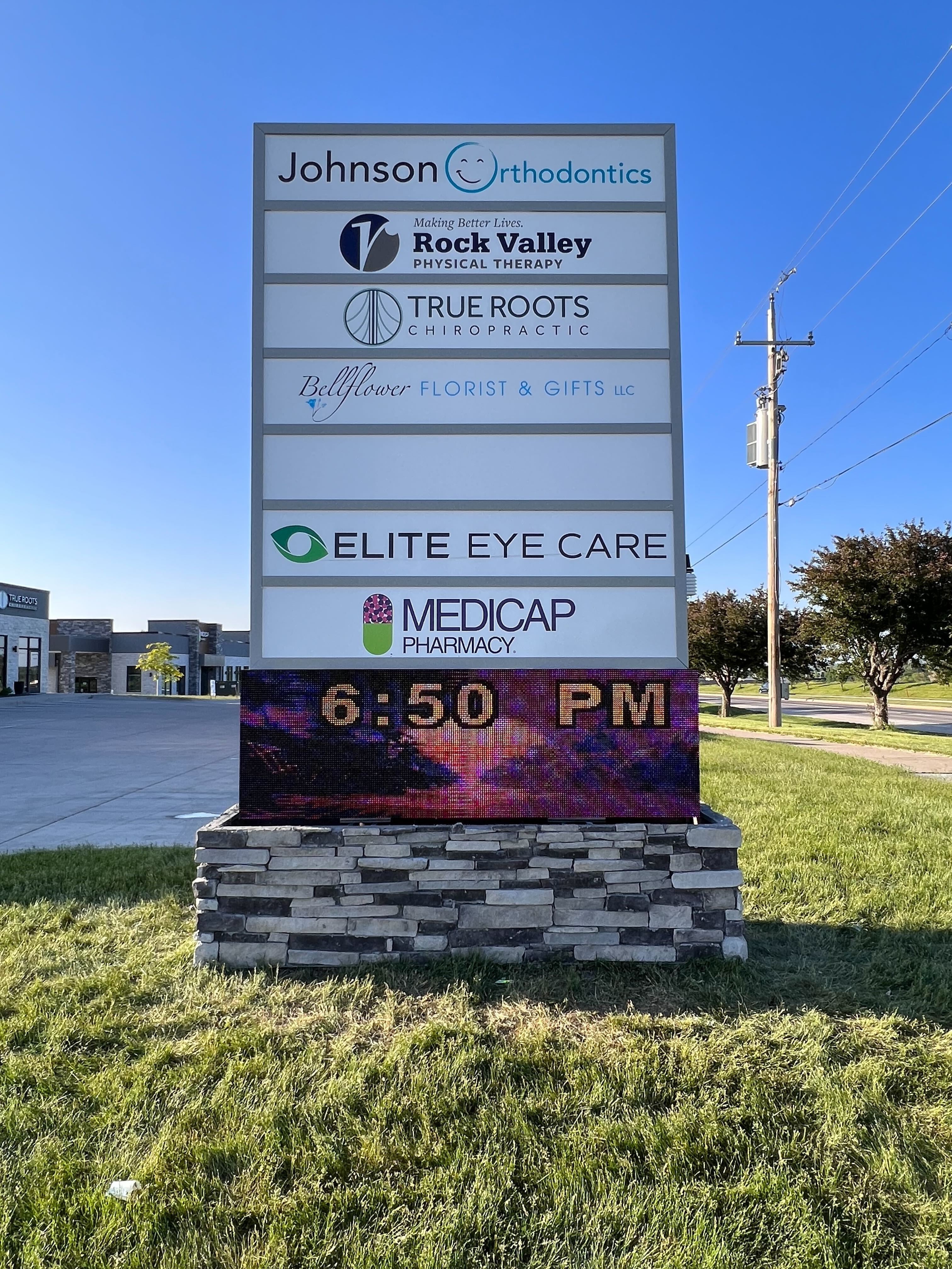 Freestanding & Standalone Signs