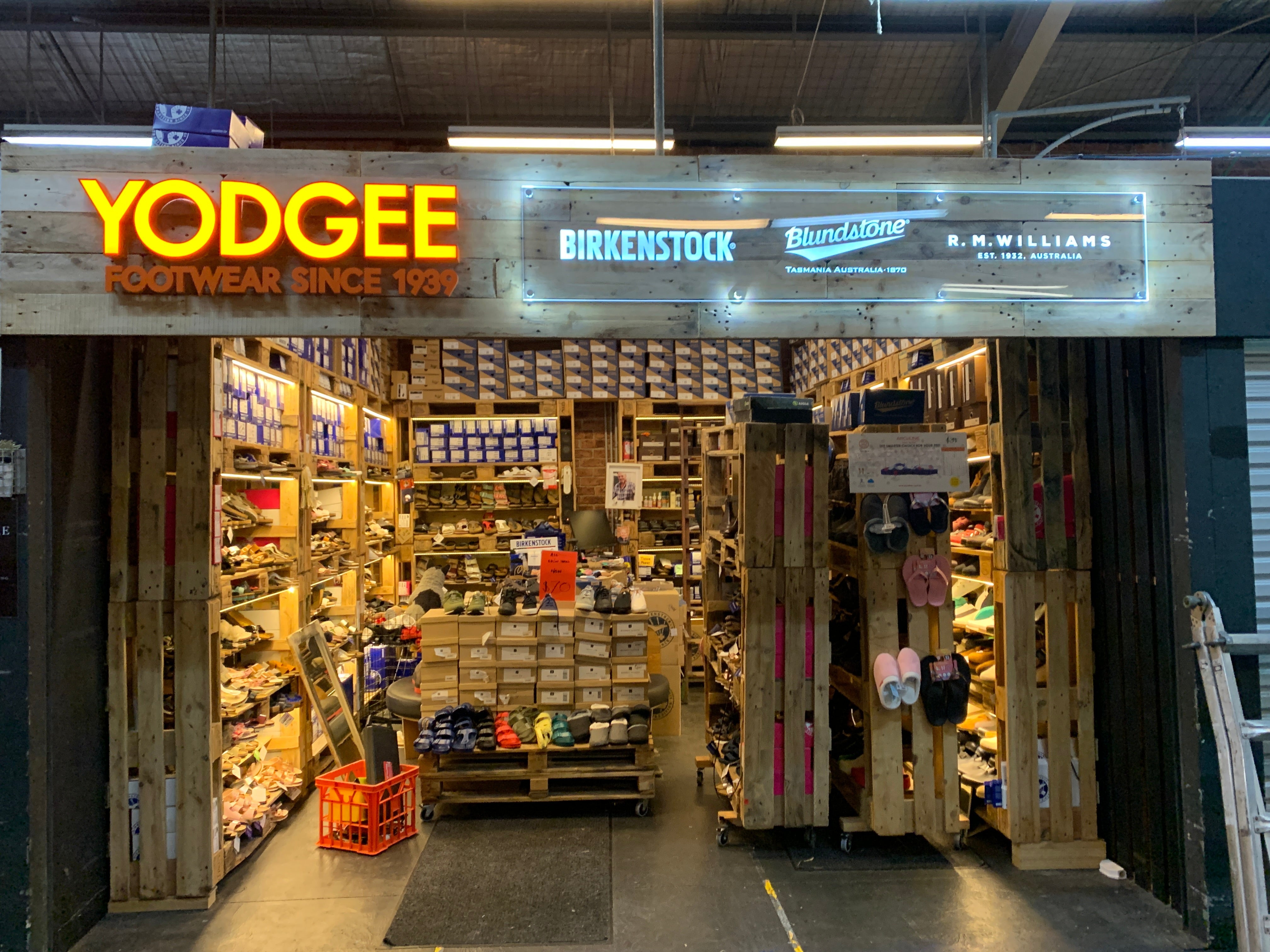 Yodgee Footwear 3D Illuminated Shop Signage