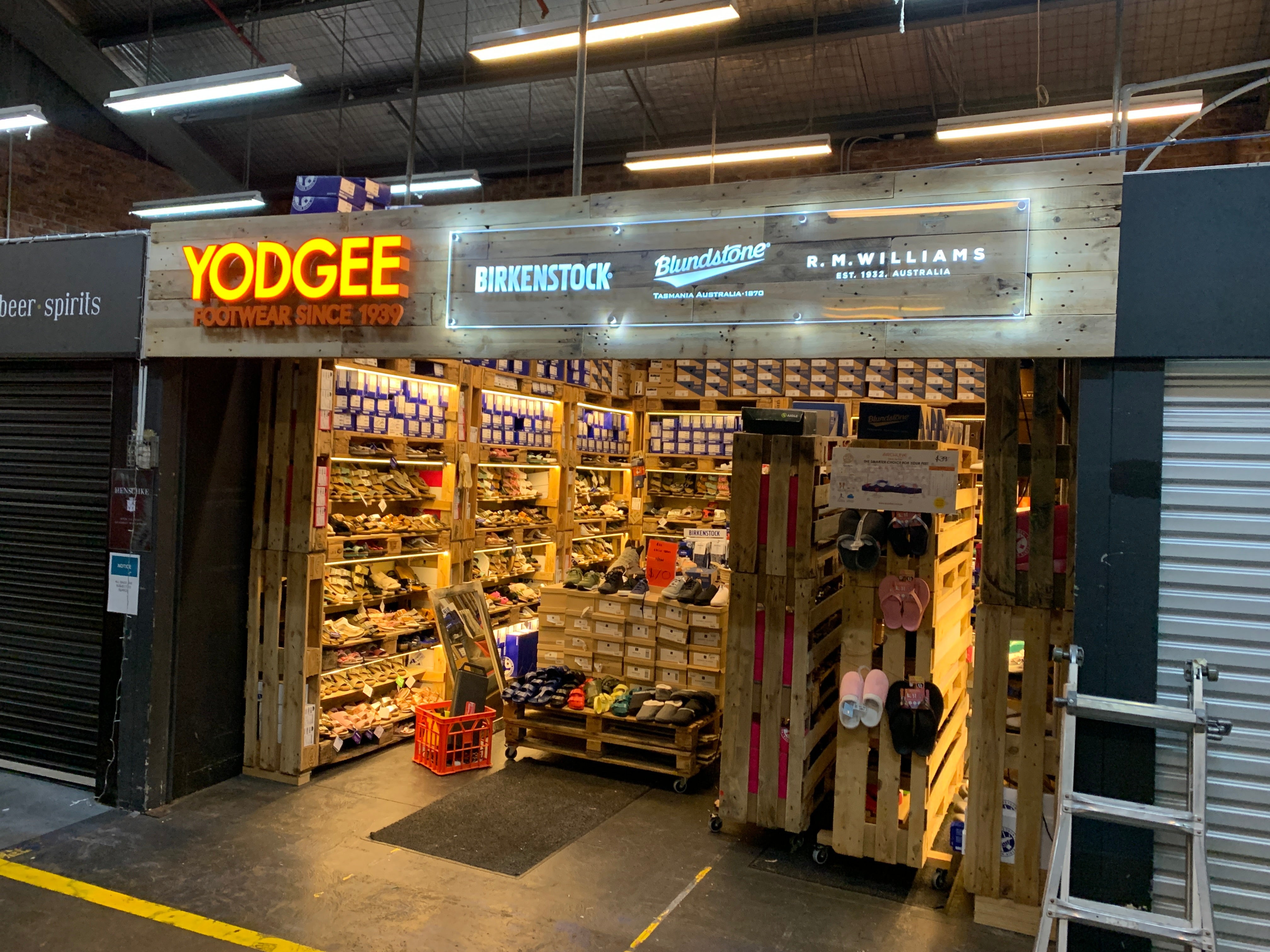 Yodgee Footwear 3D Illuminated Shop Signage