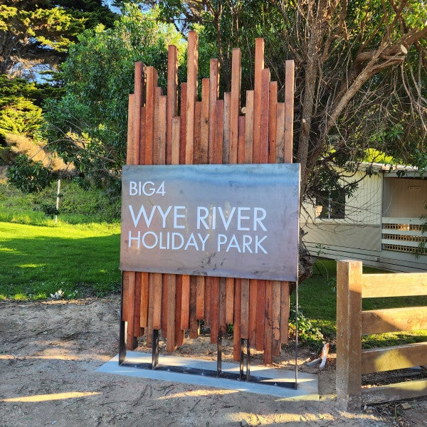Wye River Big 4 Pylon Sign