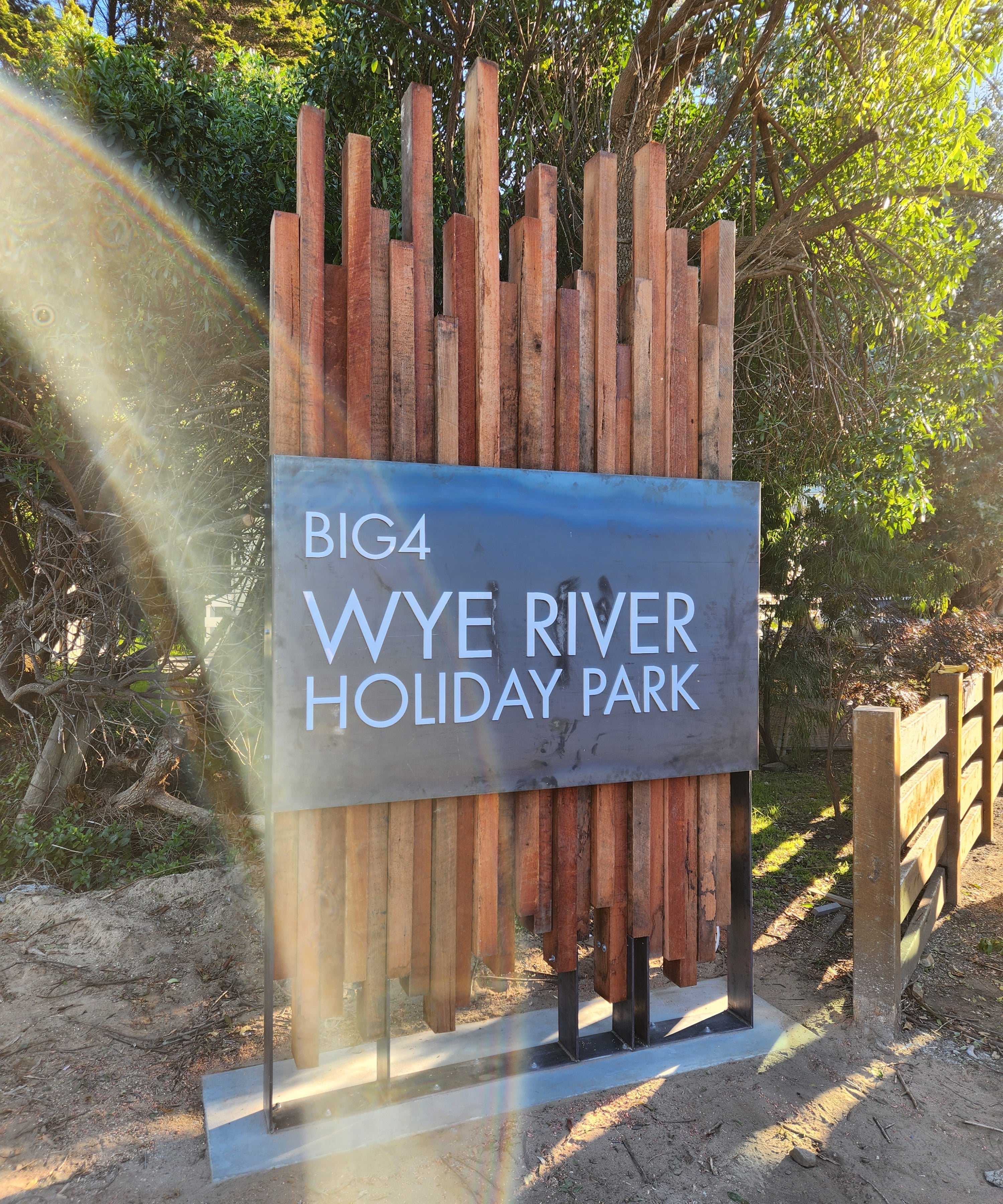 Wye River Big 4 Pylon Sign