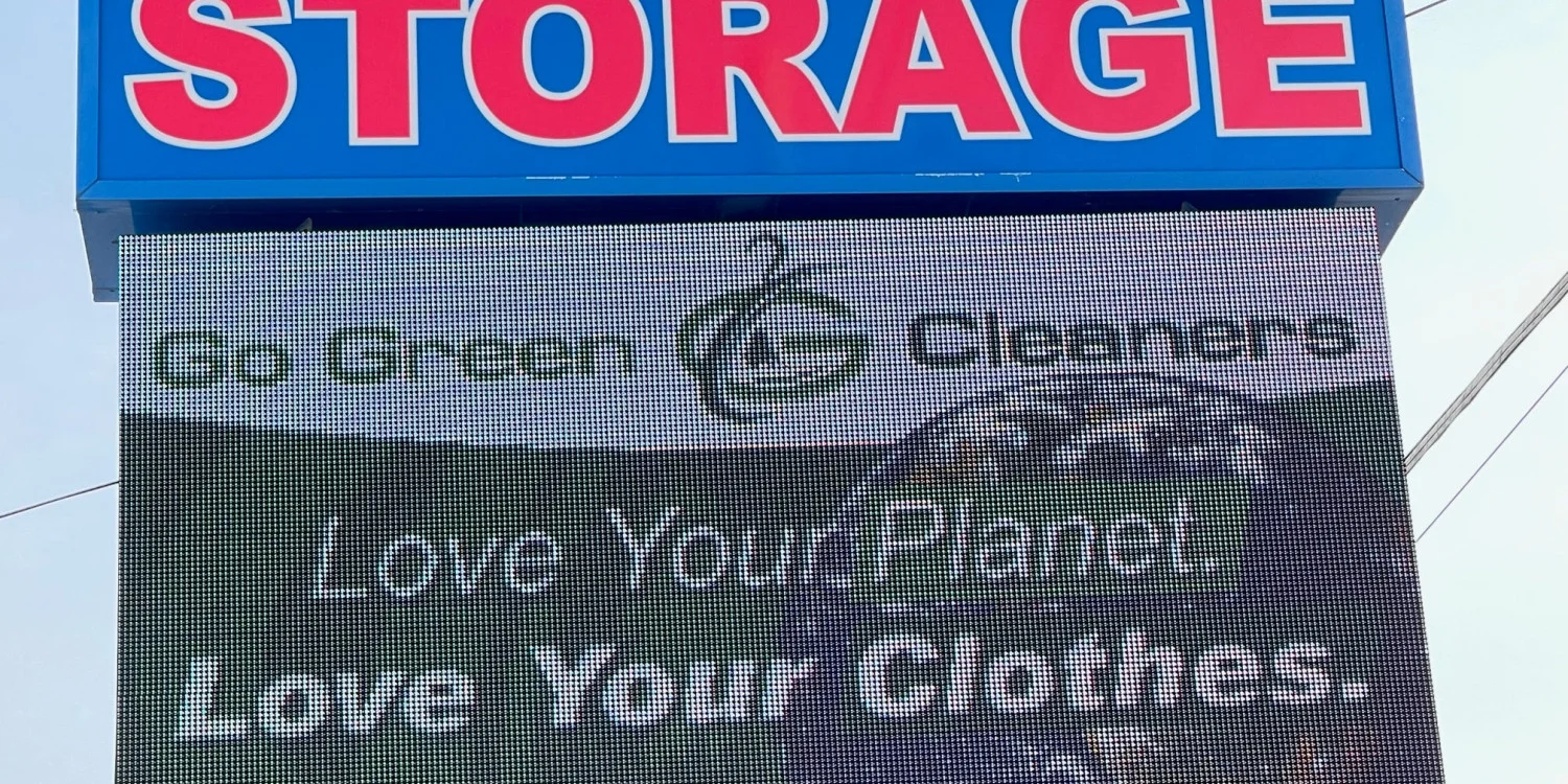 Digital Signs & Displays