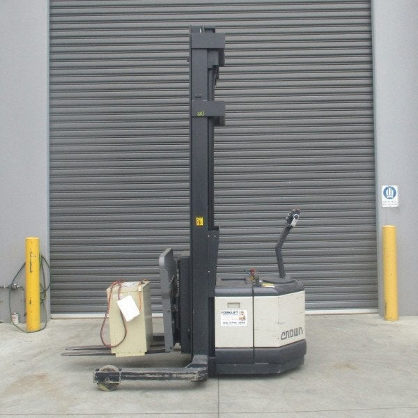 Used Crown Electric Walkie Reach #W202