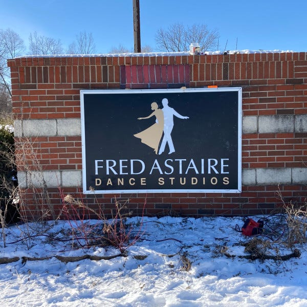SignaramaFranklin_FredAstaire_MonumentSign_LightedBox_Install_Custom