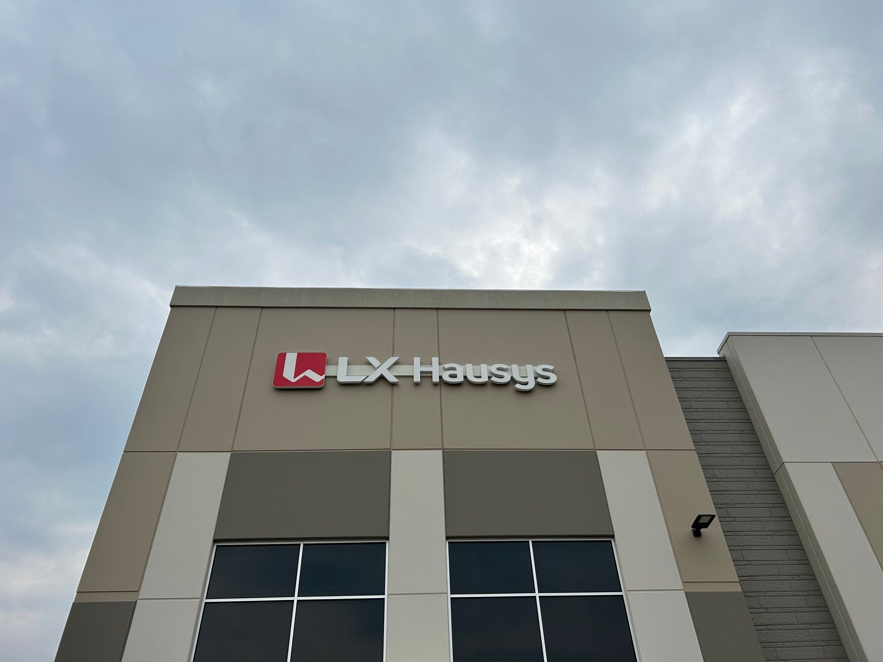 Dimensional Letters and Sign Panels