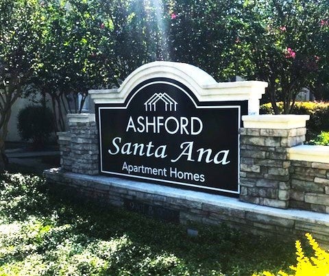 Custom Outdoor Signs for Business