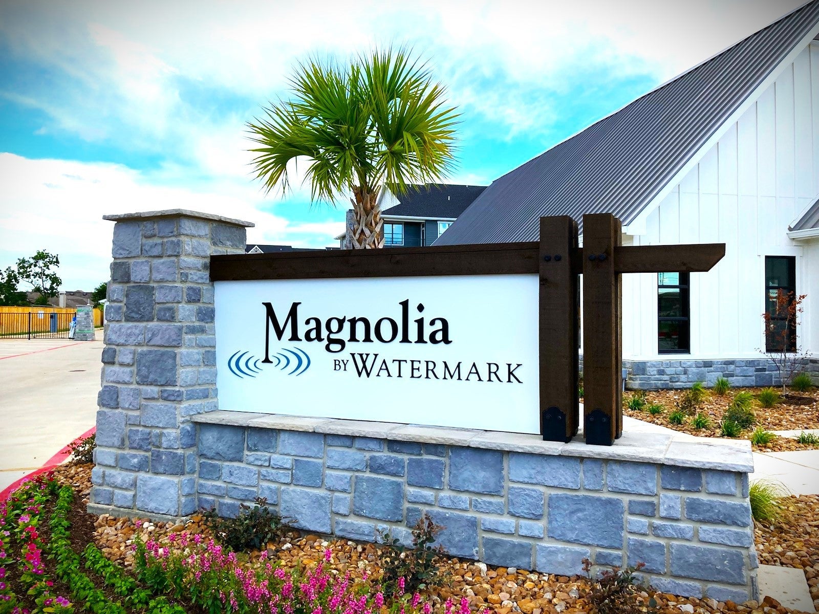 Custom Outdoor Signs for Business