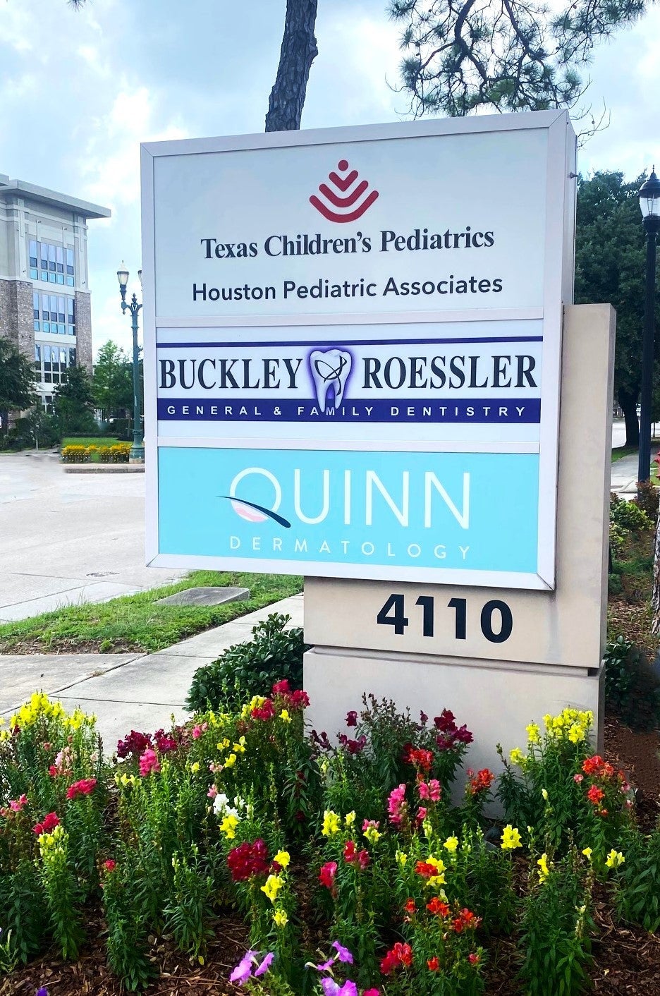 Custom Outdoor Signs for Business