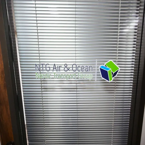 digitally printed contour cut vinyl logo
