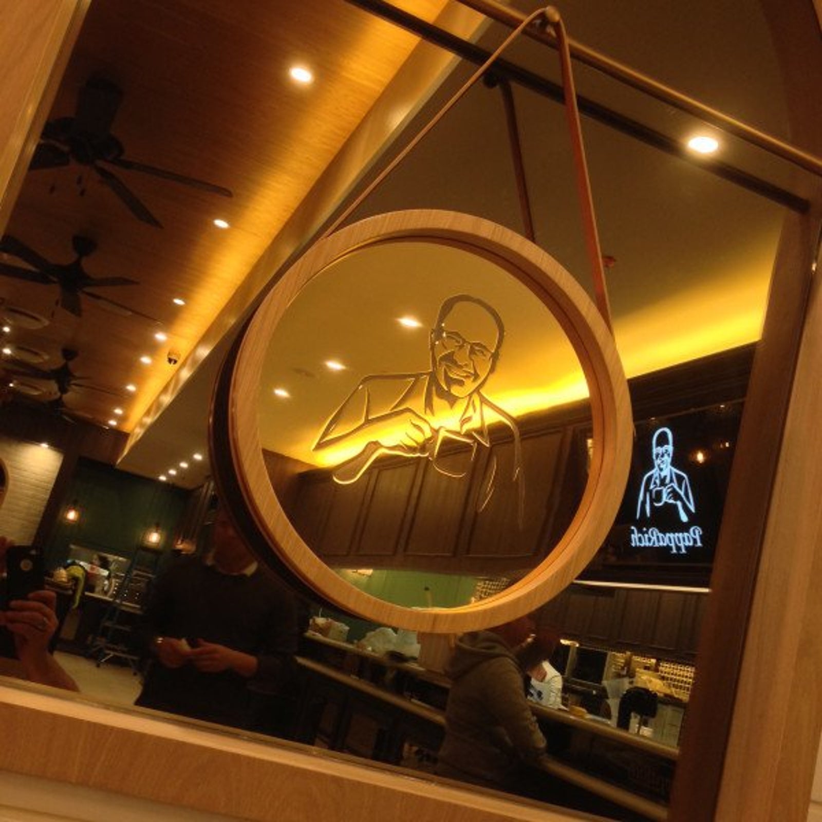 Cafe / Restaurants