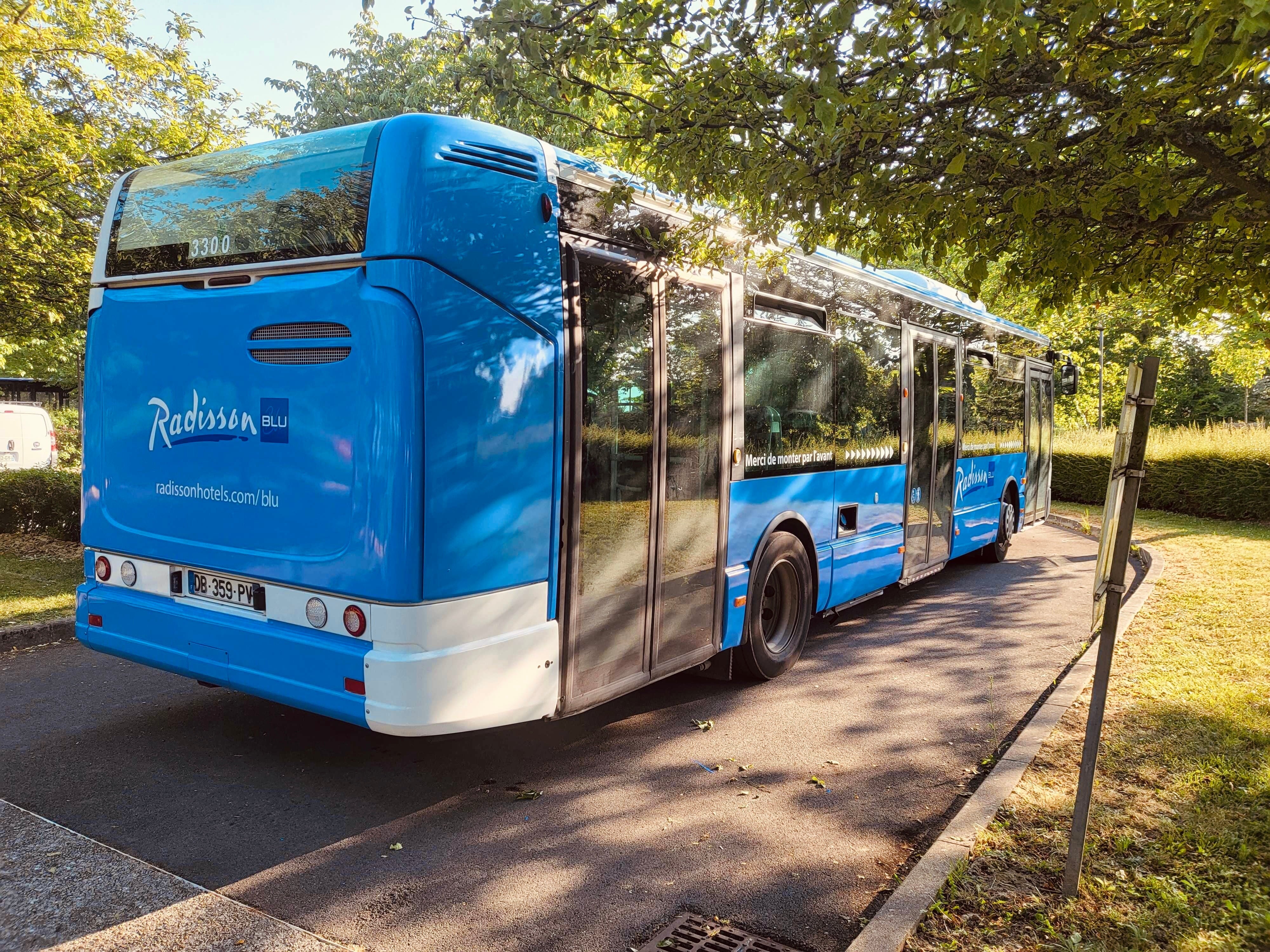 Une Visibilité Boostée avec le Covering de Véhicules pour Radisson Blu