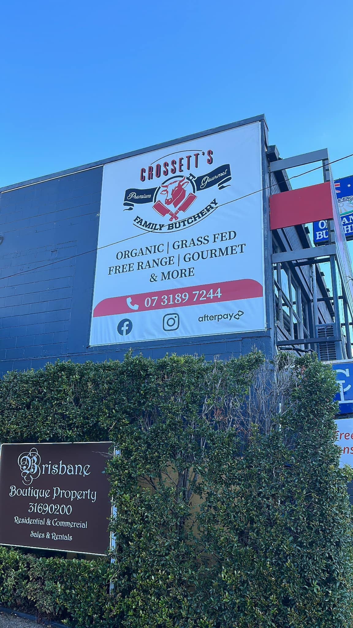 3D laser cut acrylic lettering combined with digital print sign