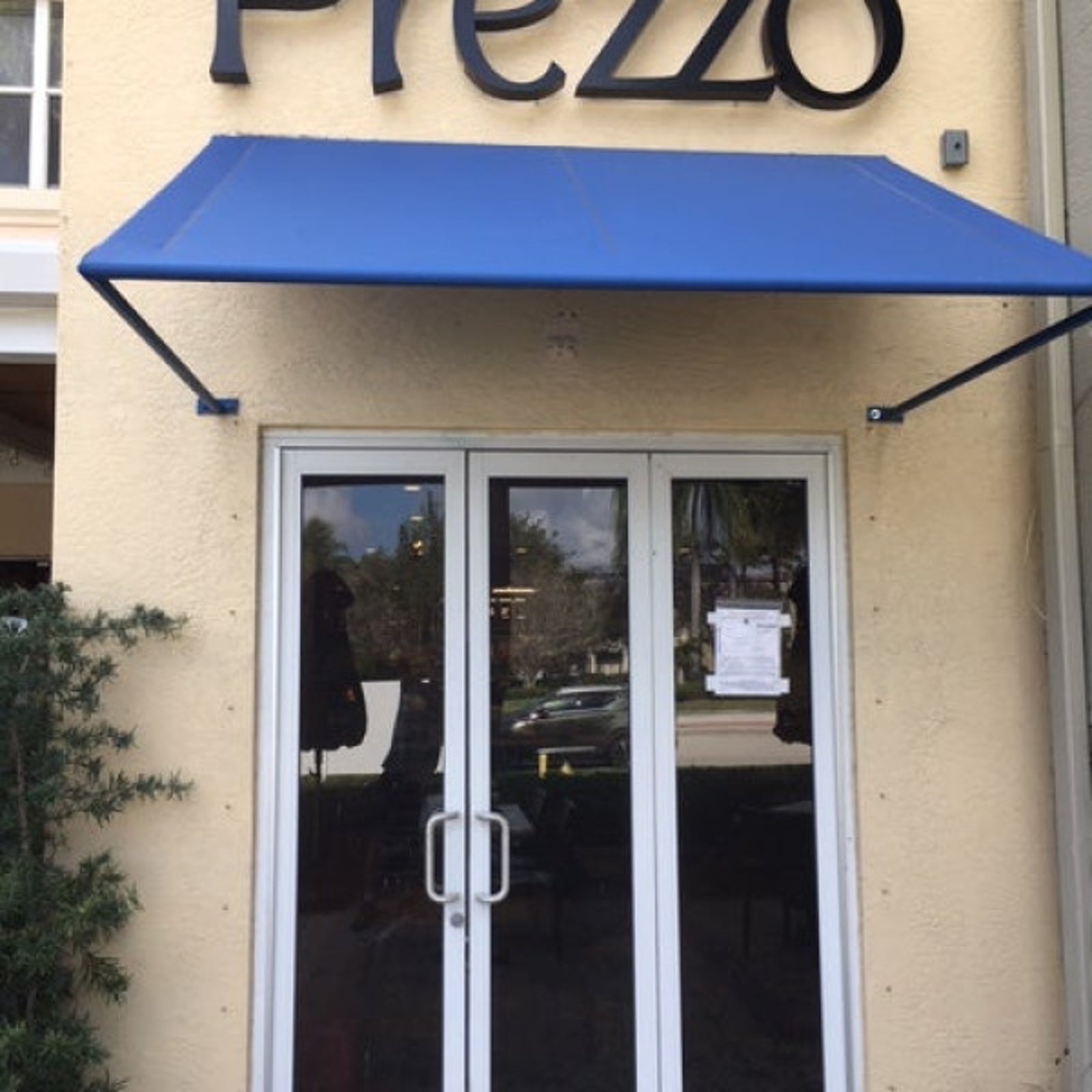 Restaurants & Bars