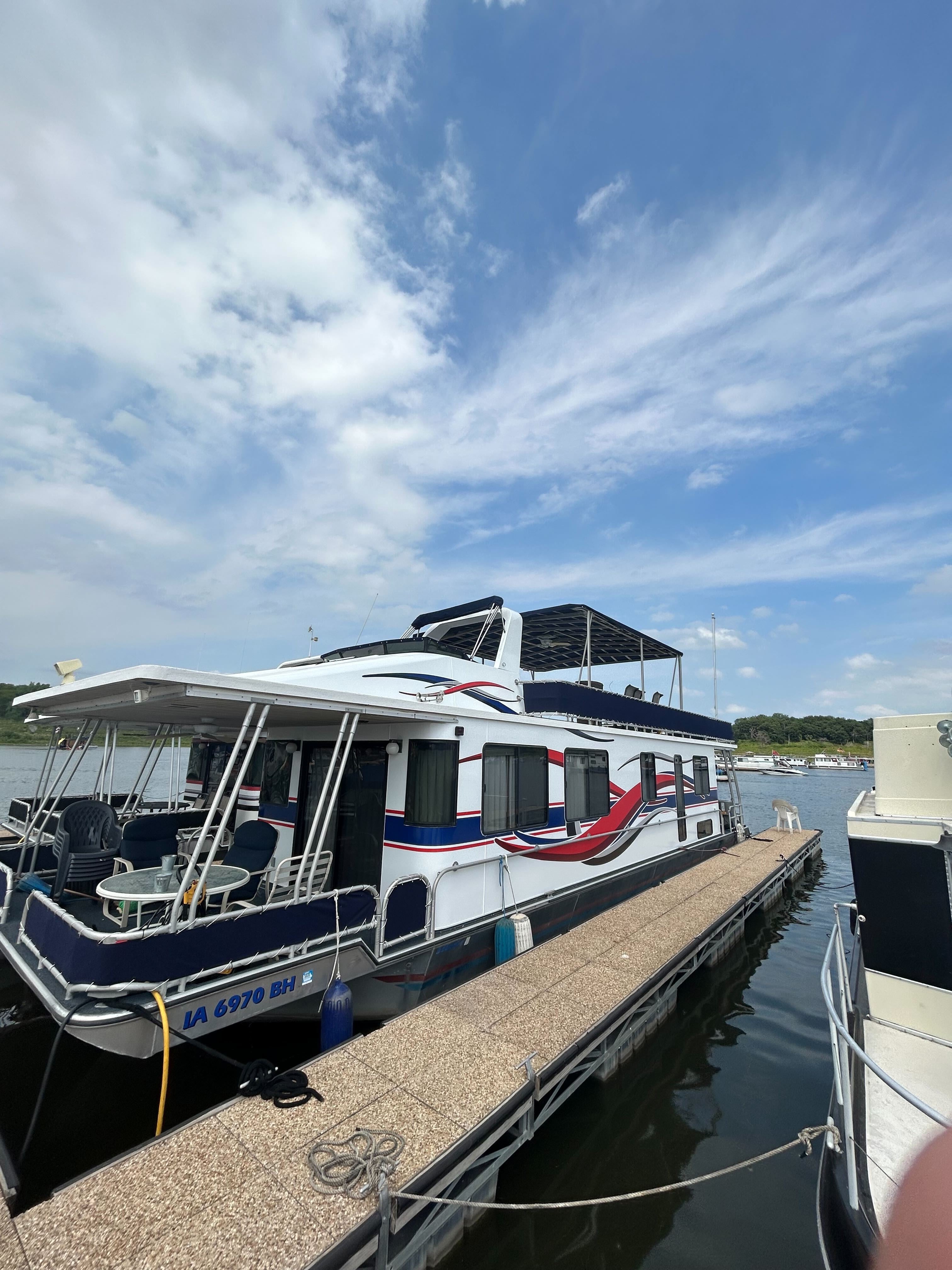 Boat Wraps & Graphics
