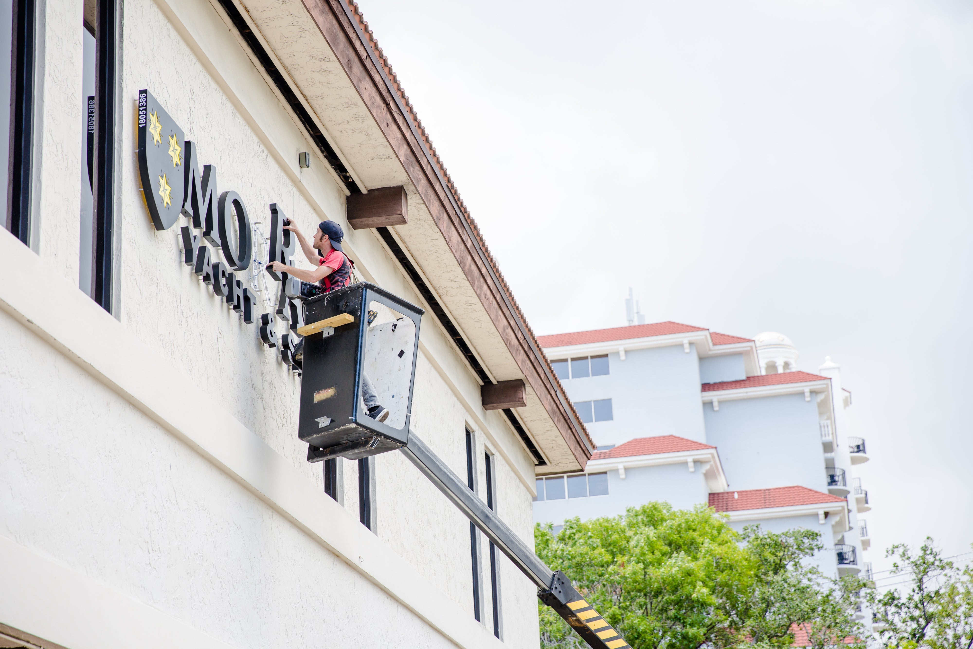 Sign Installation and Maintenance Services