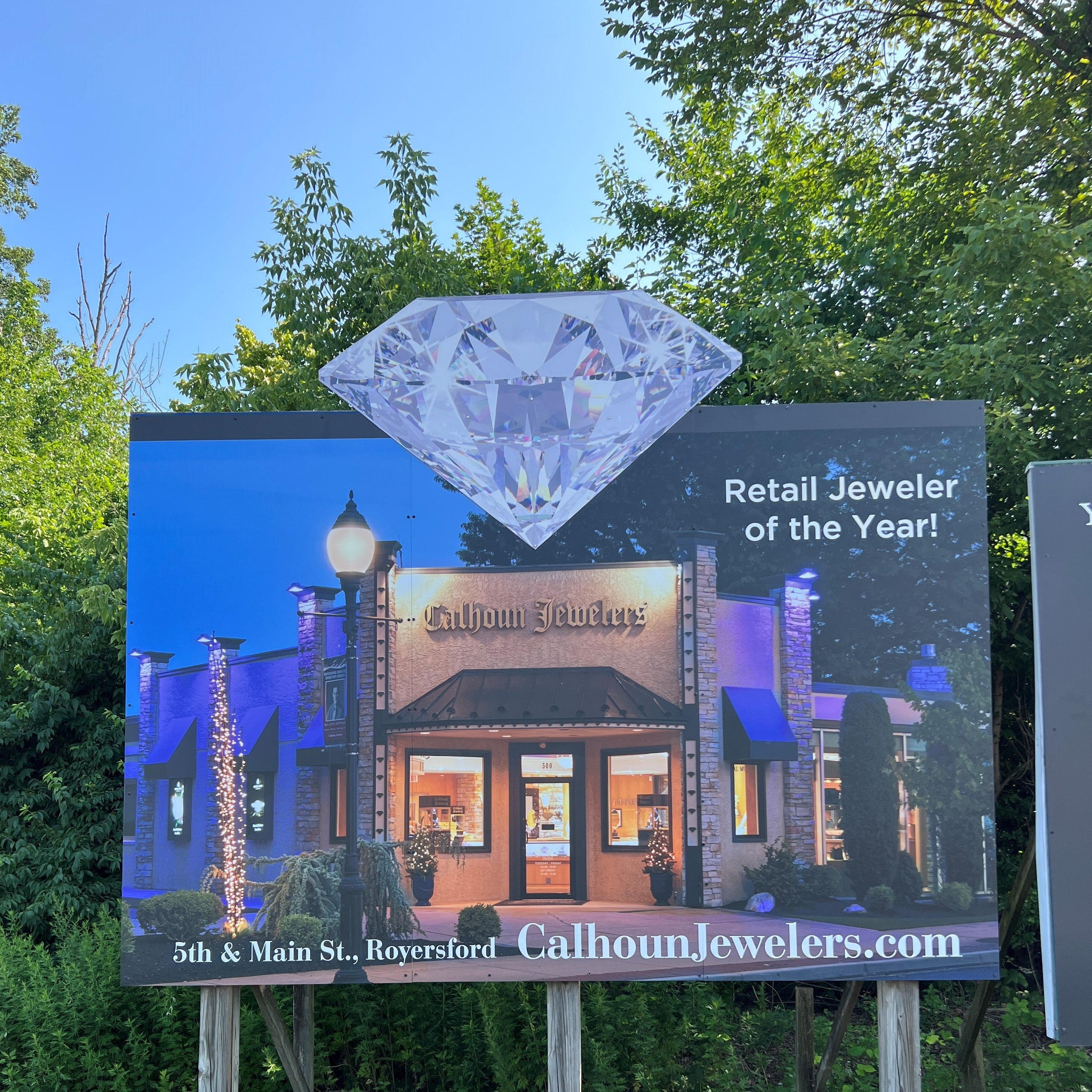 Custom Outdoor Signs for Business