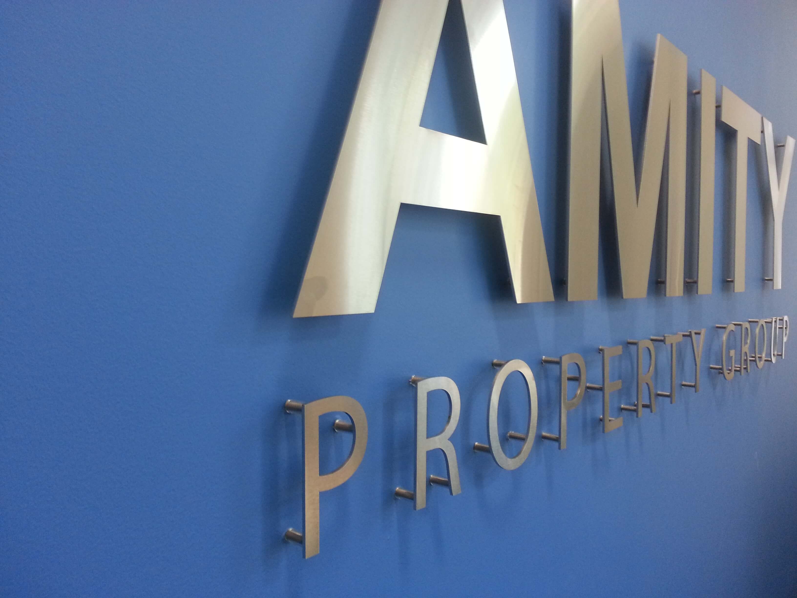5 Tips to Keep Metal Signage Looking Good