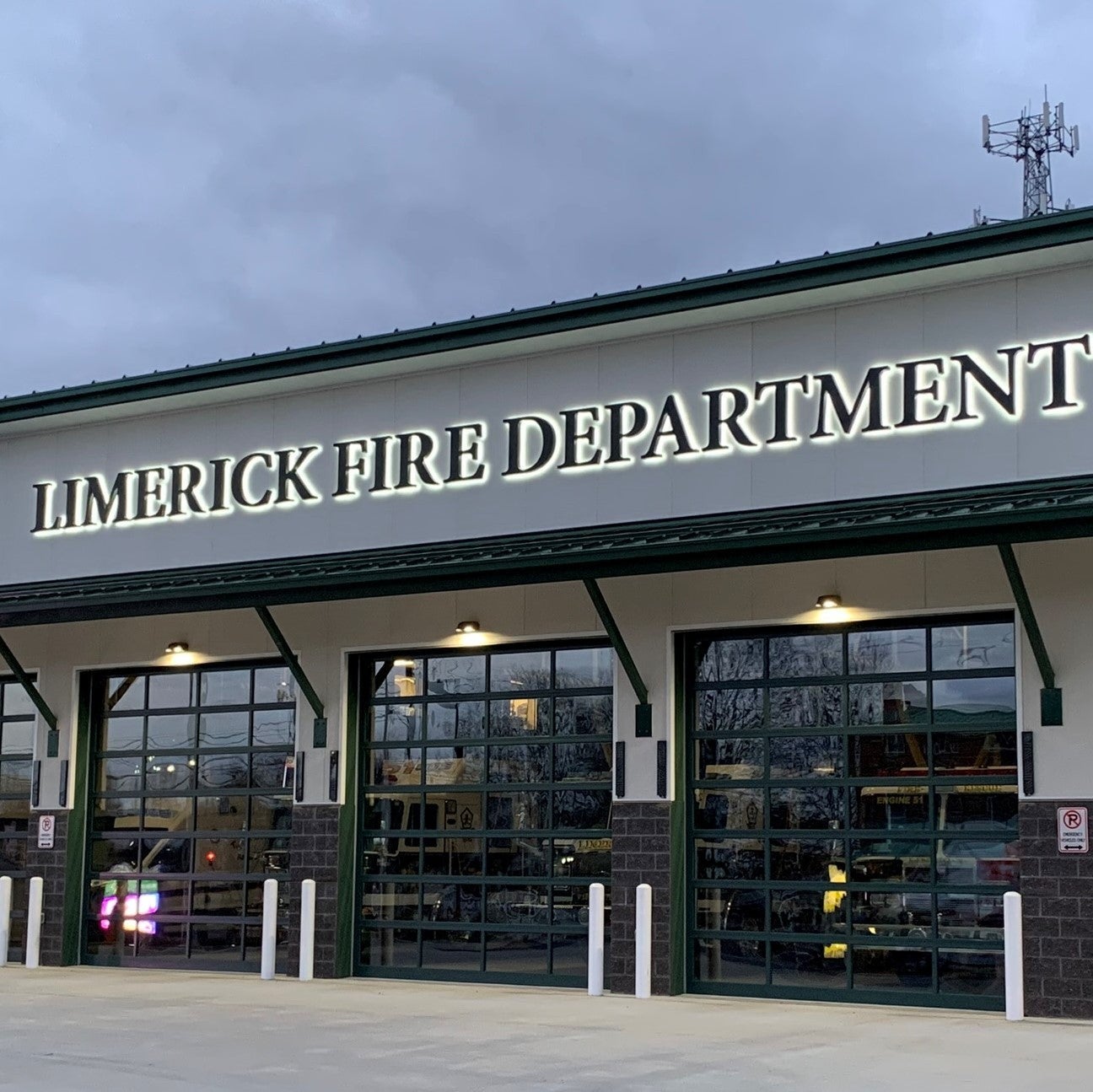 Illuminated & Lighted Signs