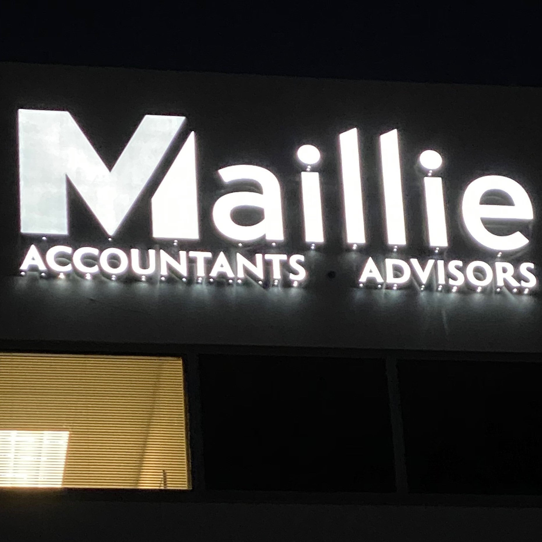 Illuminated & Lighted Signs