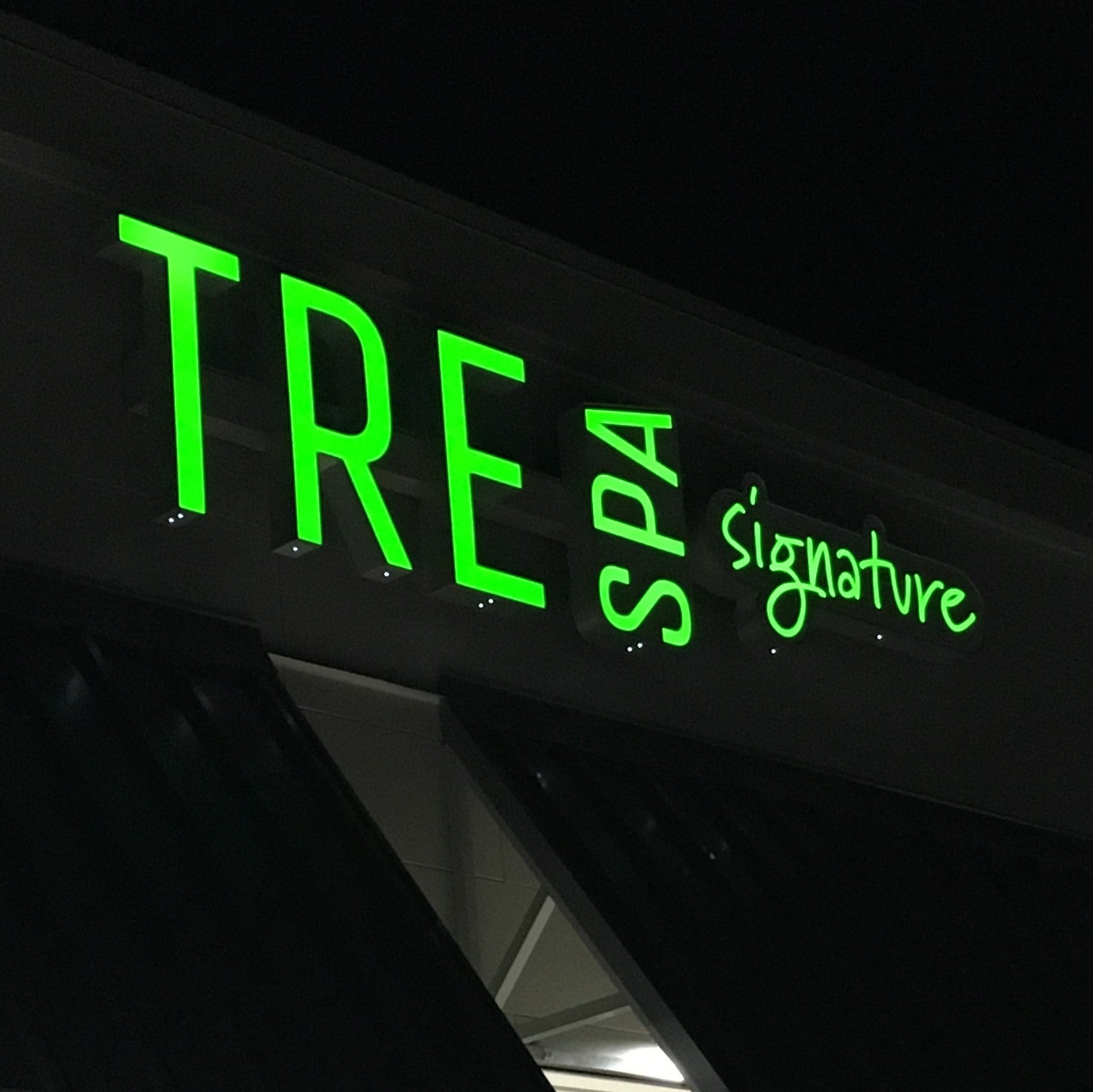 Illuminated & Lighted Signs
