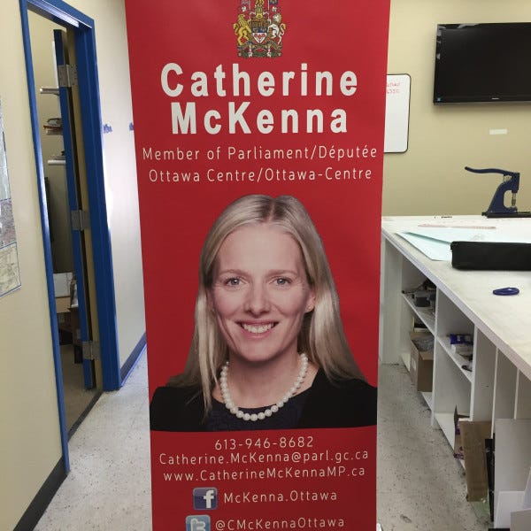 single sided 33in retractable banner stand