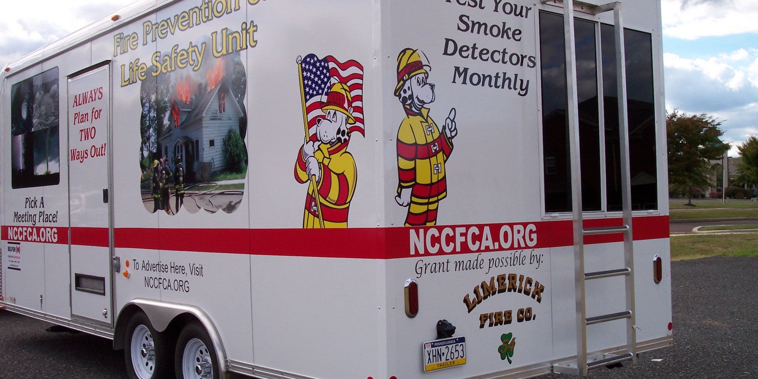 Trailer Wraps, Signs & Graphics