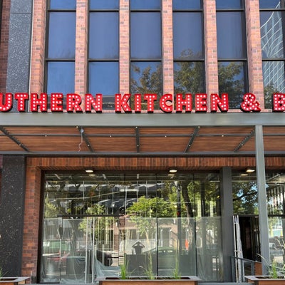 Restaurants & Bars