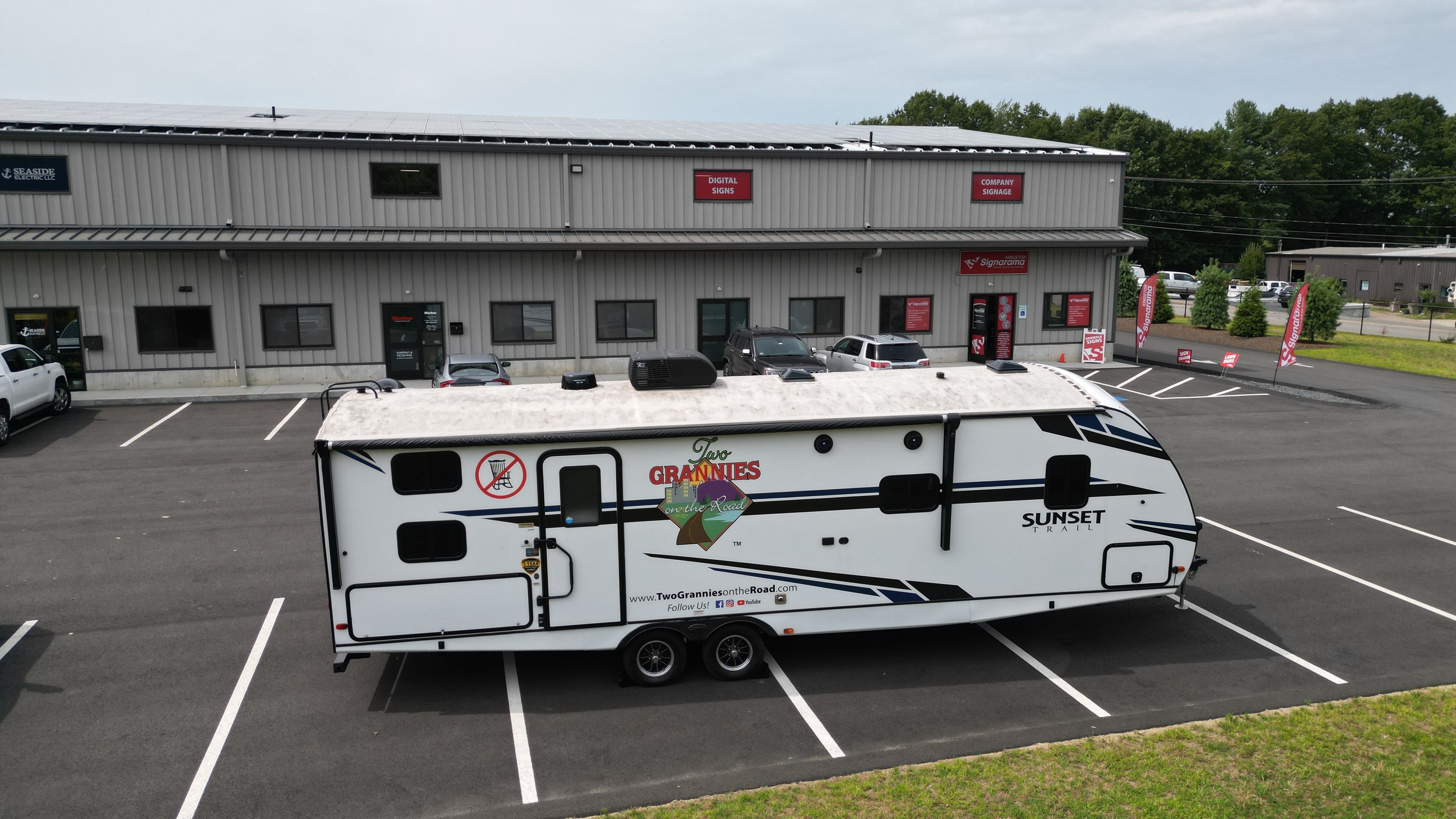 Two Grannies on the Road RV Lettering