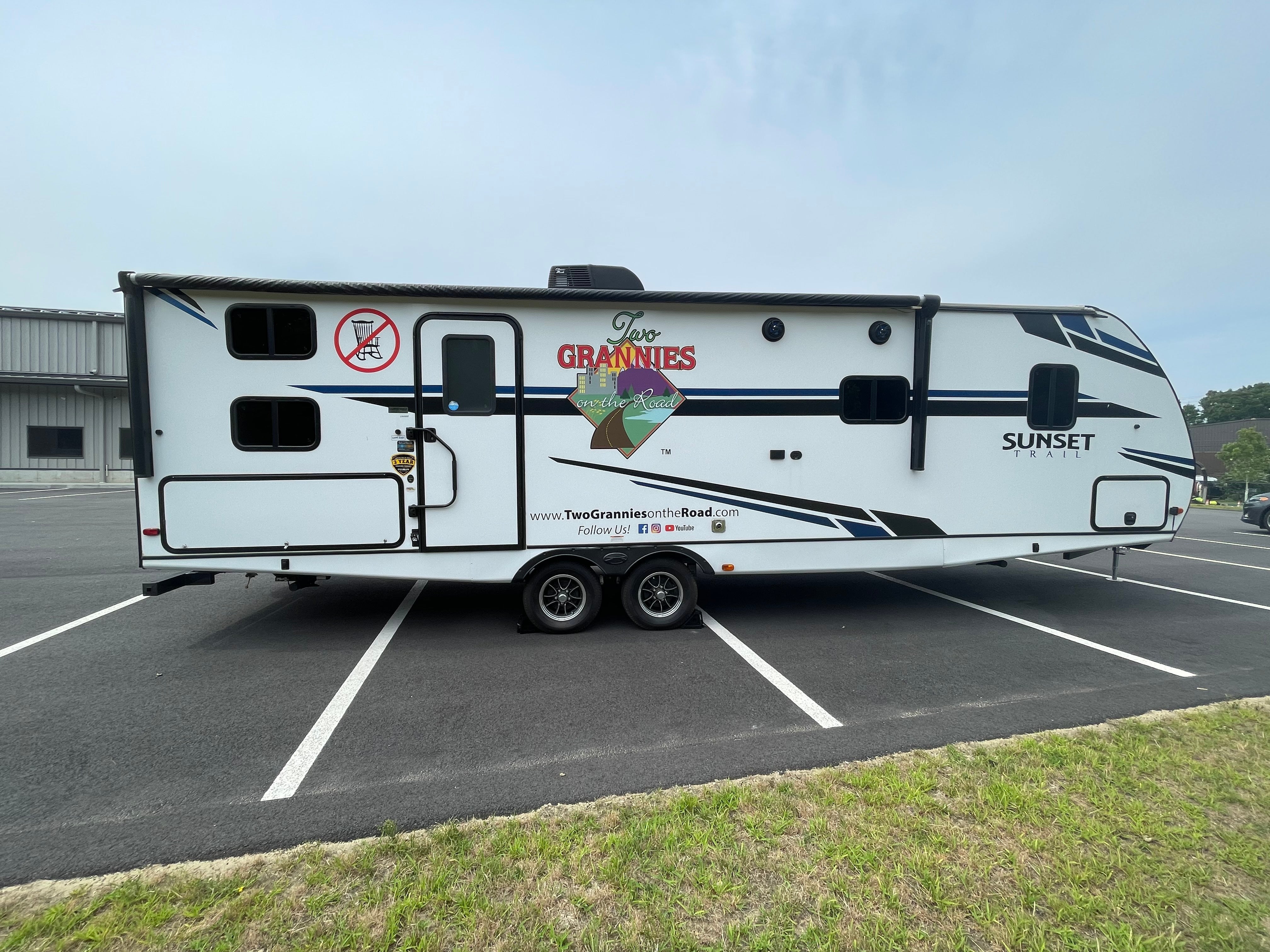 Two Grannies on the Road RV Lettering