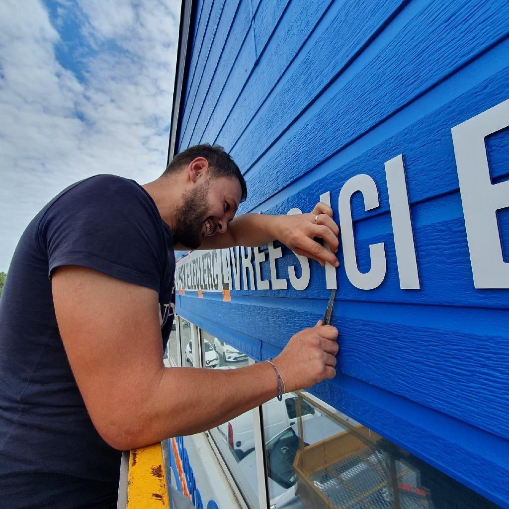 fabrication de lettrage enseigne en dibond