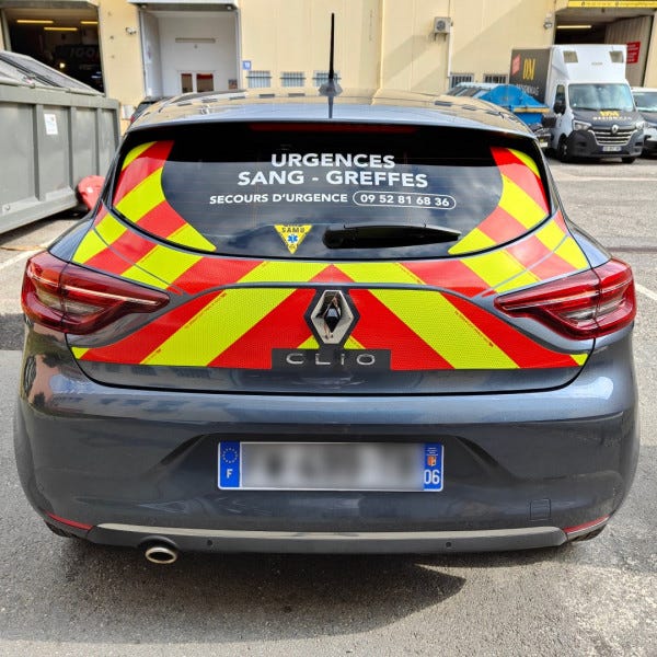 Marquage de véhicule d'urgences pour SOS Transport 06