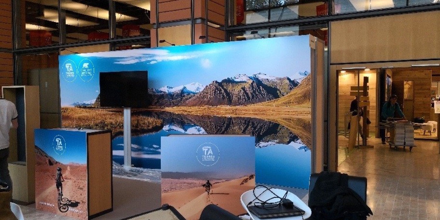 Roll-Up & stand