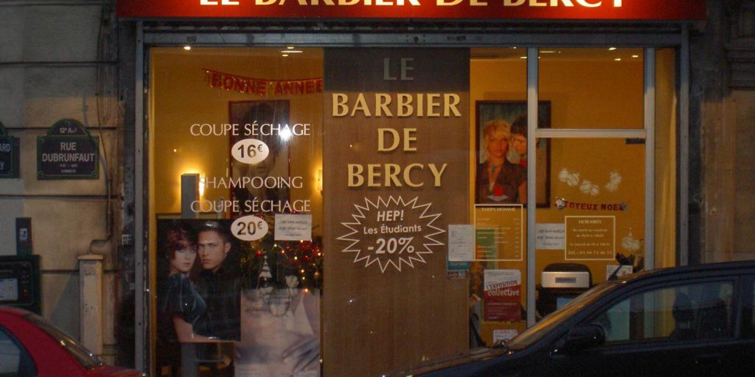 Panneau éclairé par spots