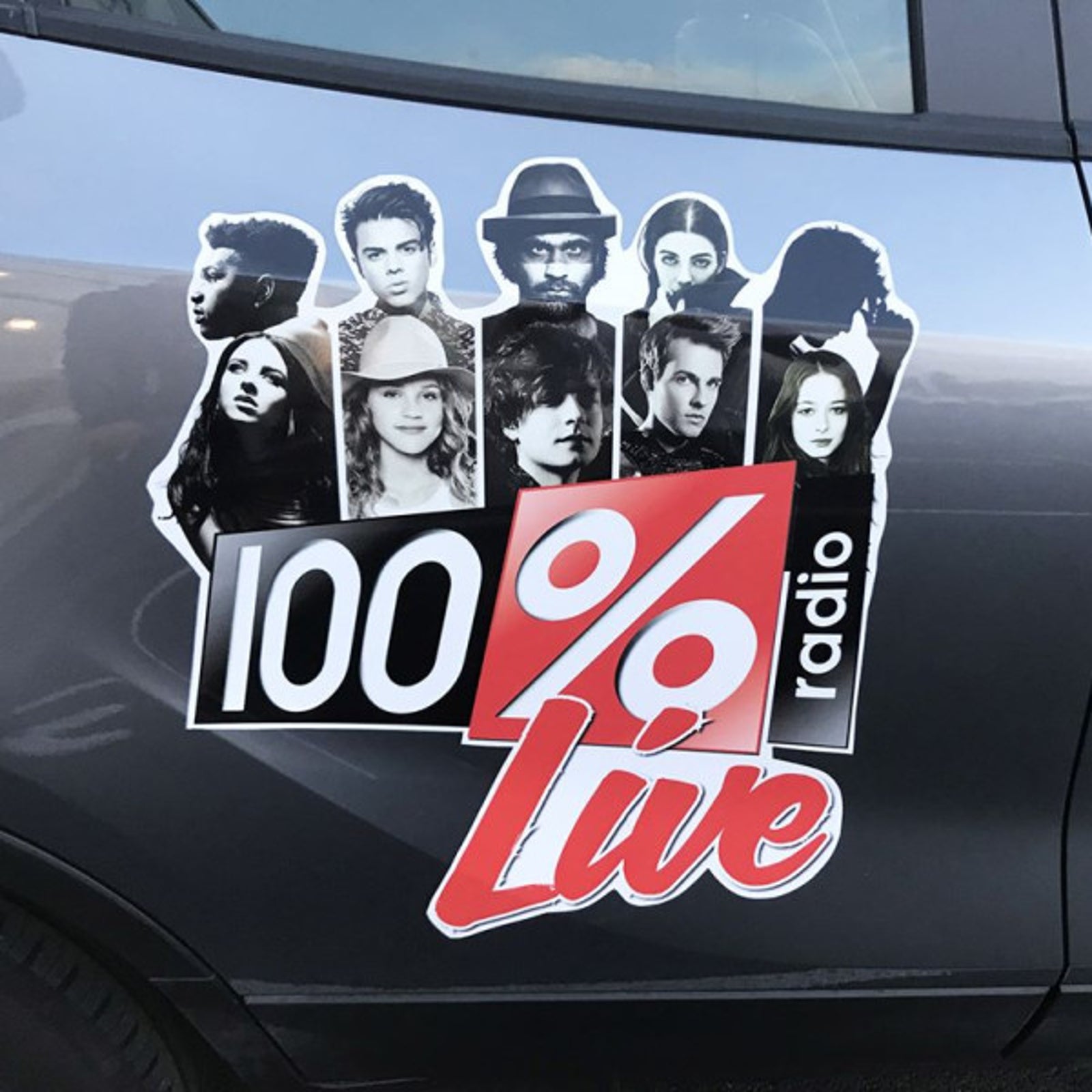 Logo sur véhicule