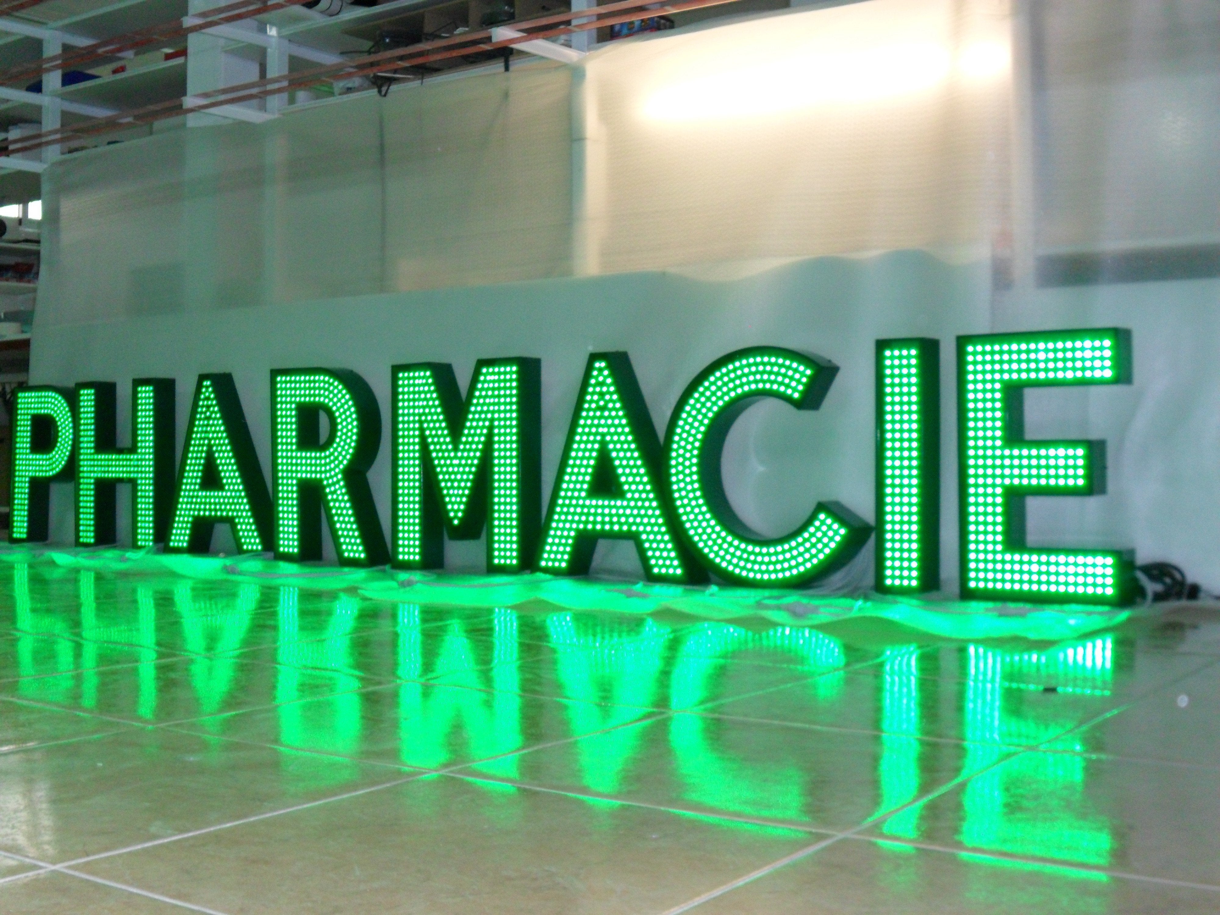 SIGNALETIQUE SPECIALE PHARMACIES
