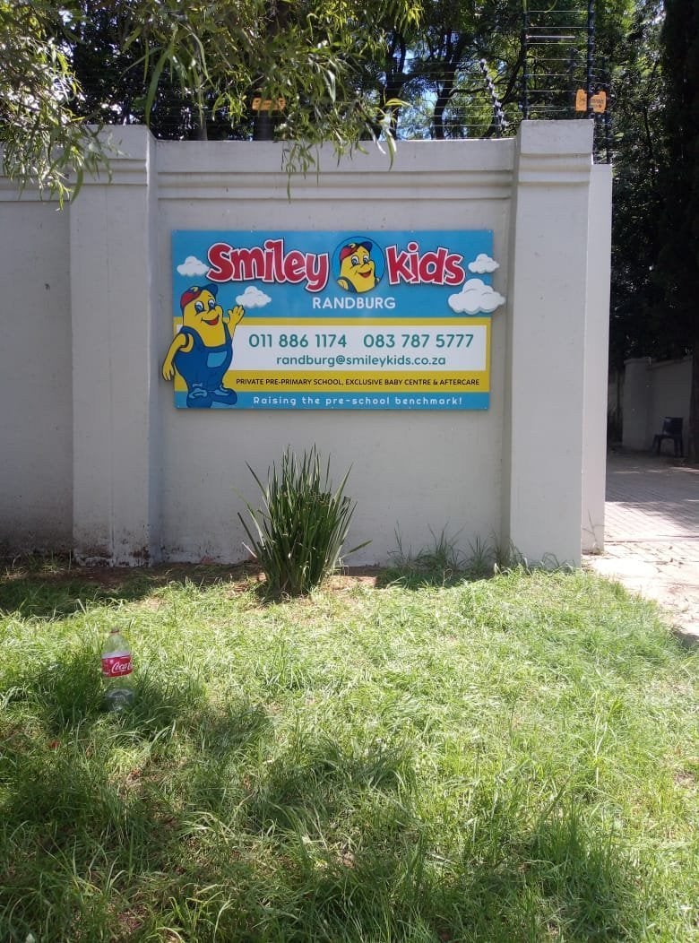 Smiley Kids - Sign boards
