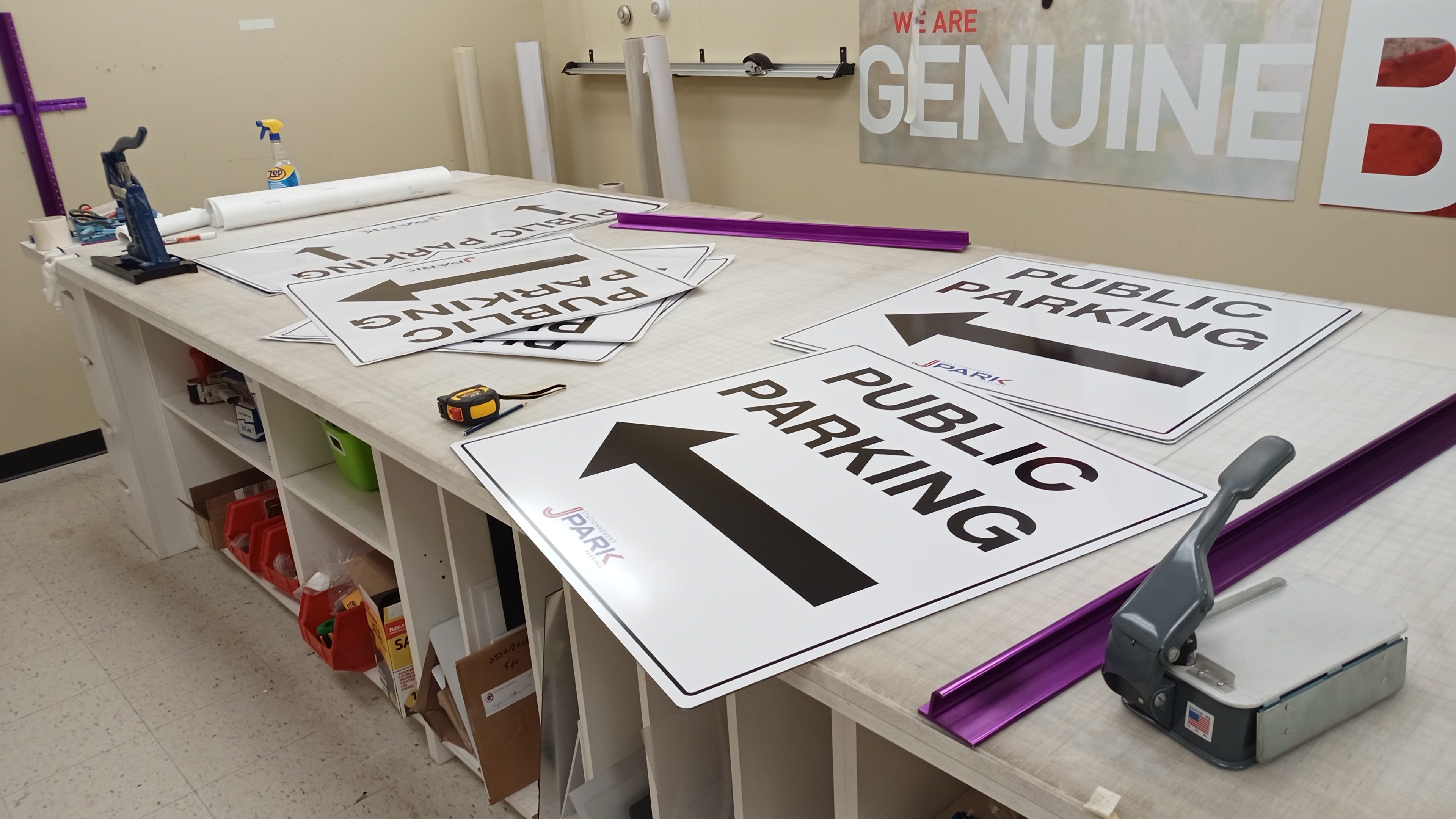 Aluminum signs in the making