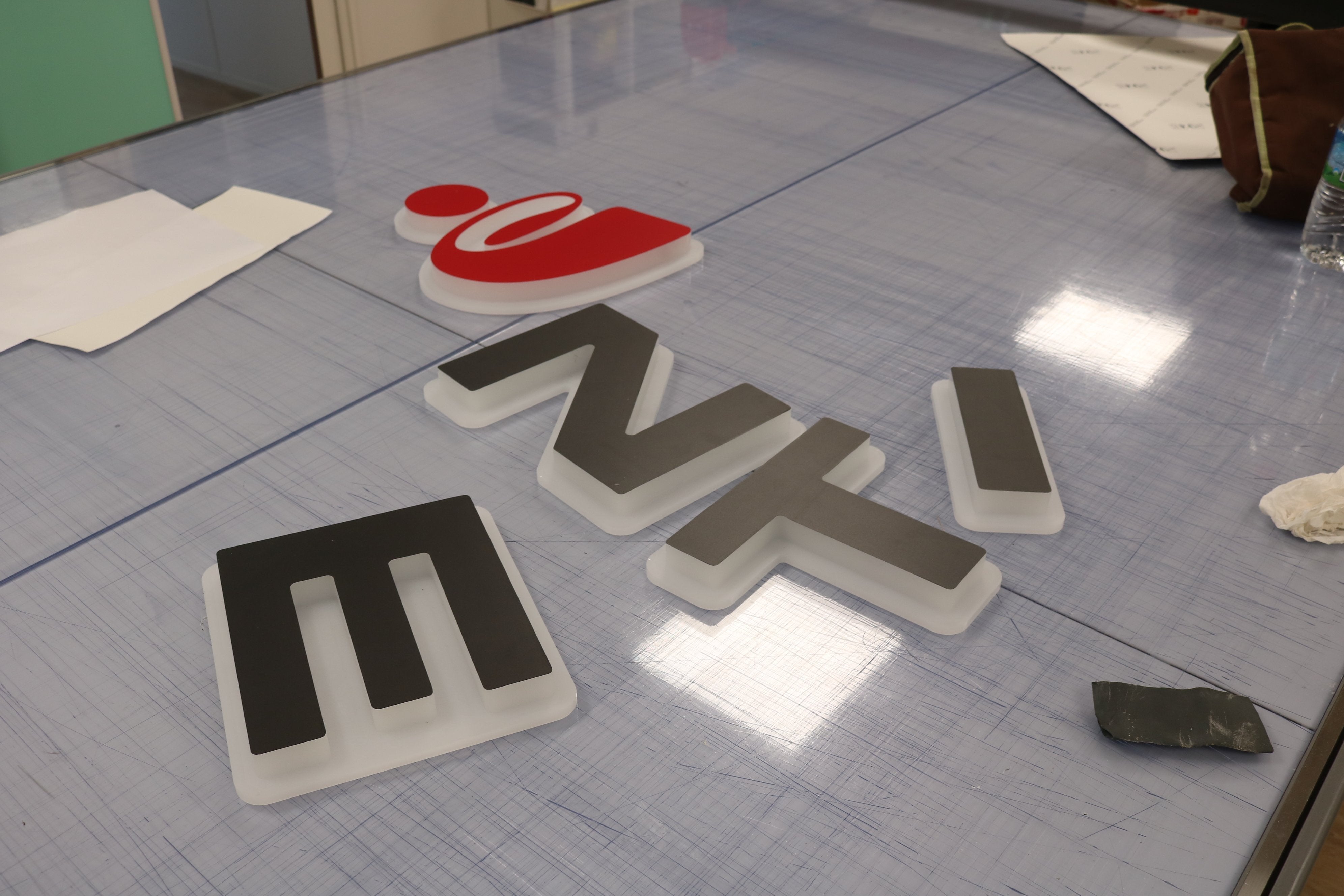 FABRICATION DE VOTRE ENSEIGNE SUR MESURE