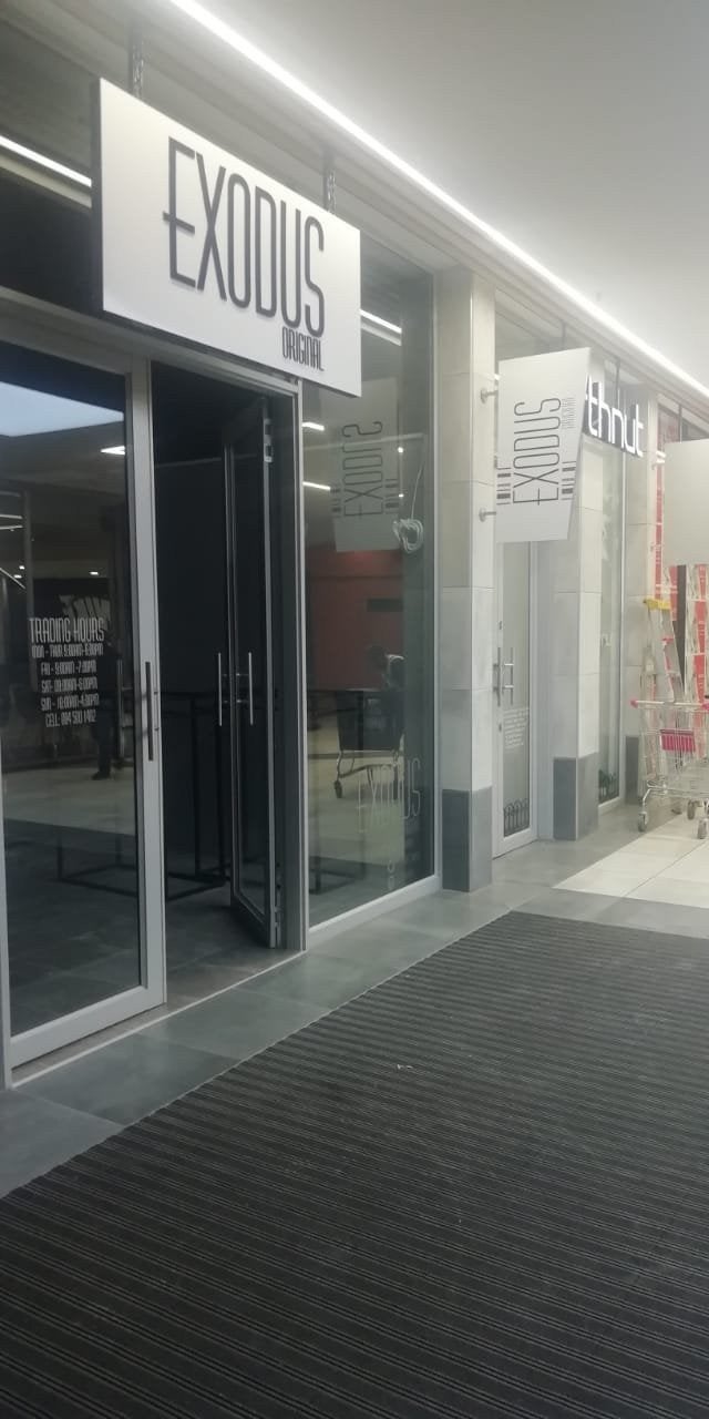 Reception & Feature Wall