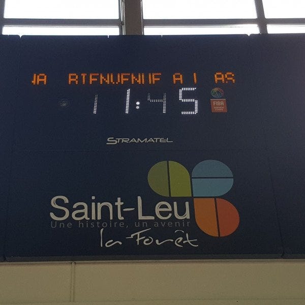 Maquage logo sur tableau de marque - St Leu