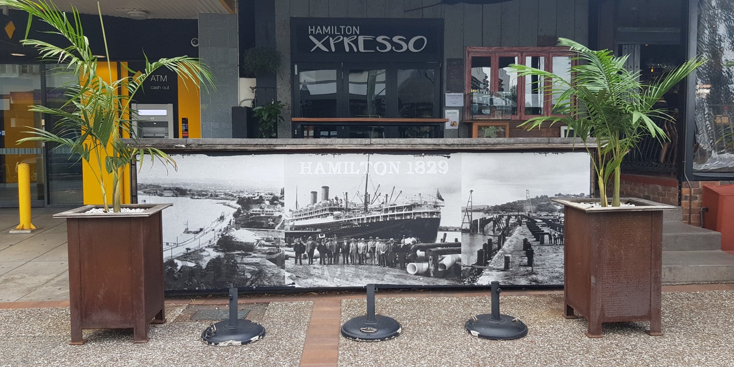 Pembatas Kafe & Restoran