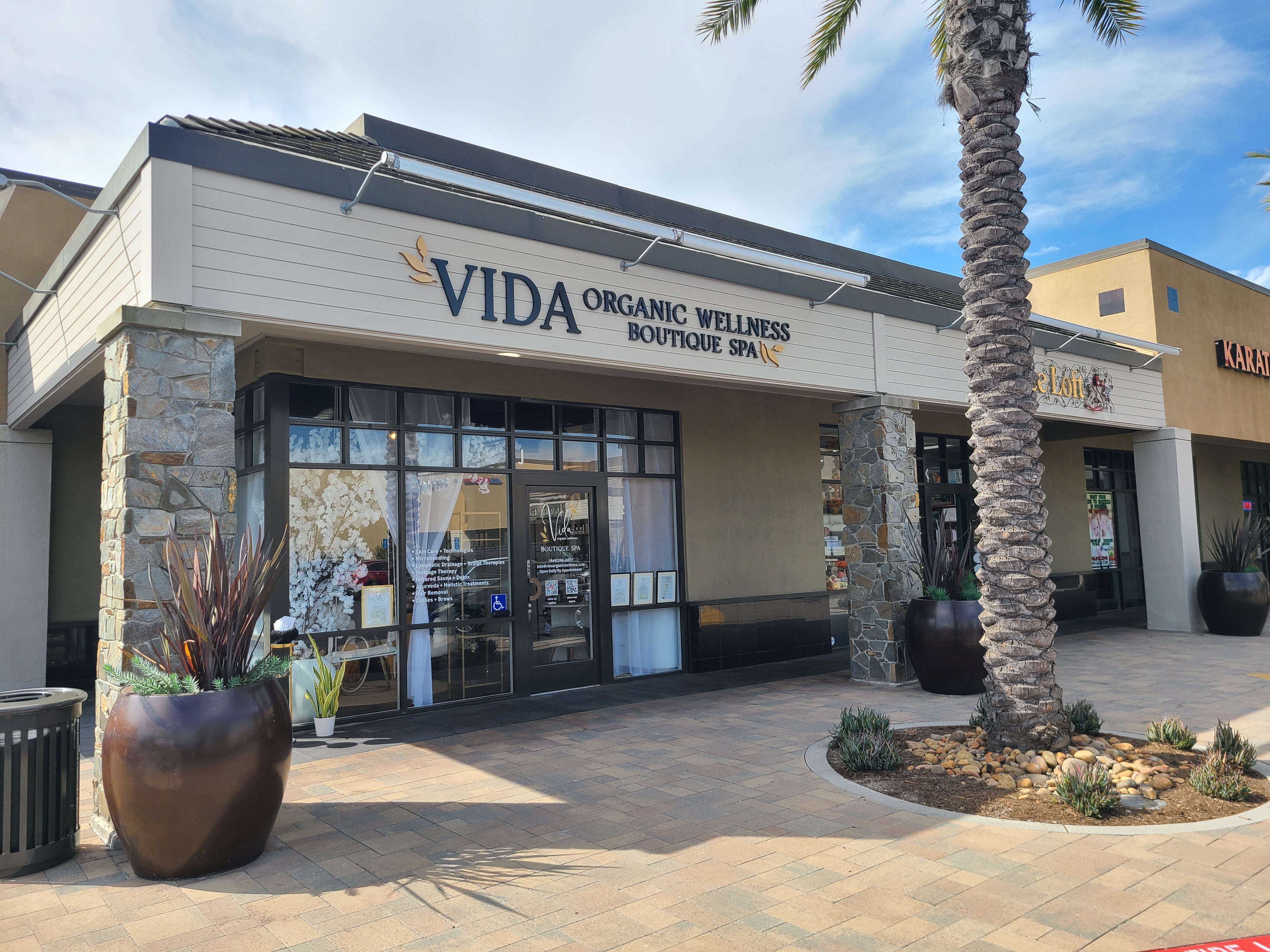 Store front dimensional letters