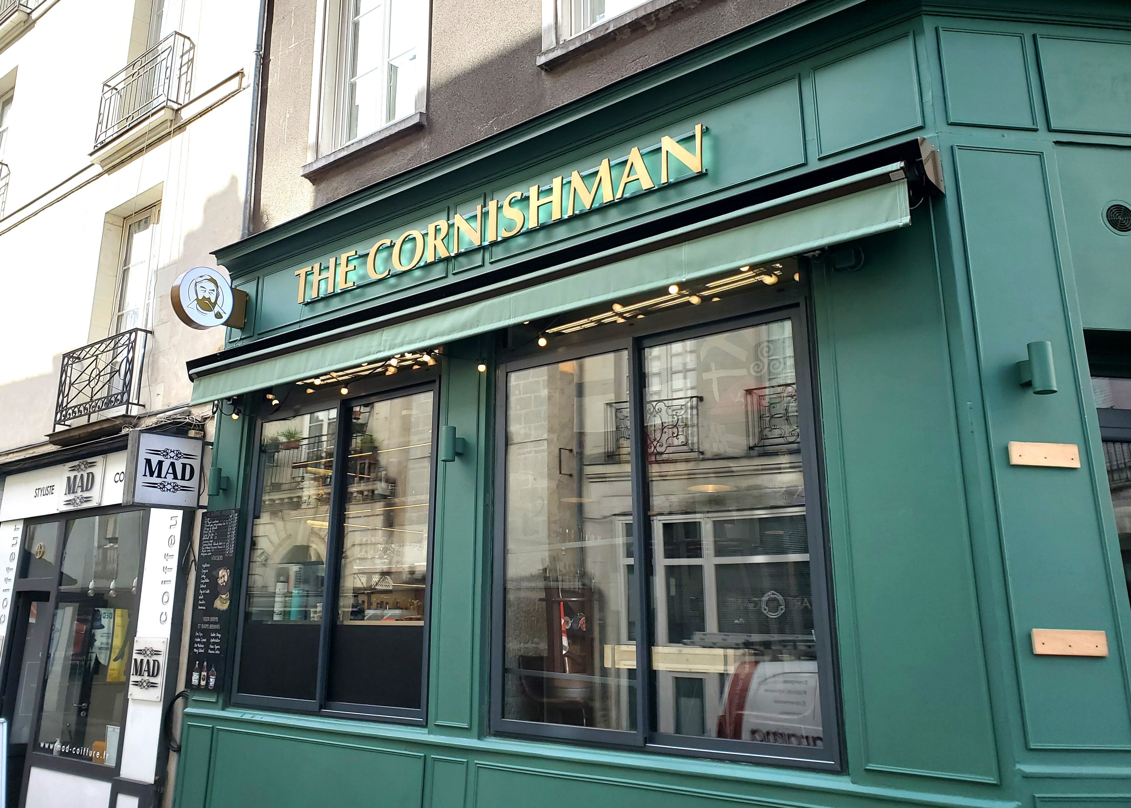 Enseignes et panneau 4x3 par Signarama Nantes