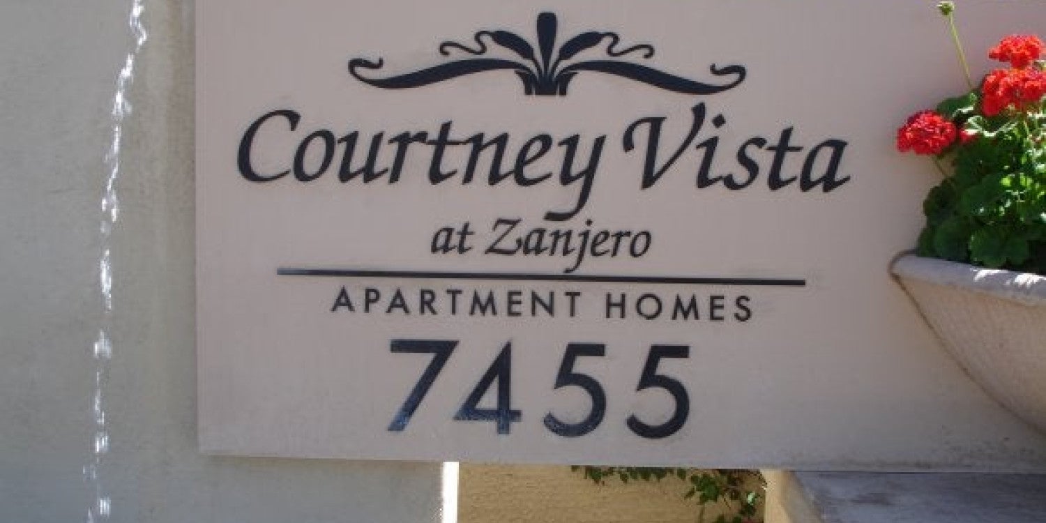 Building & Commercial Signs